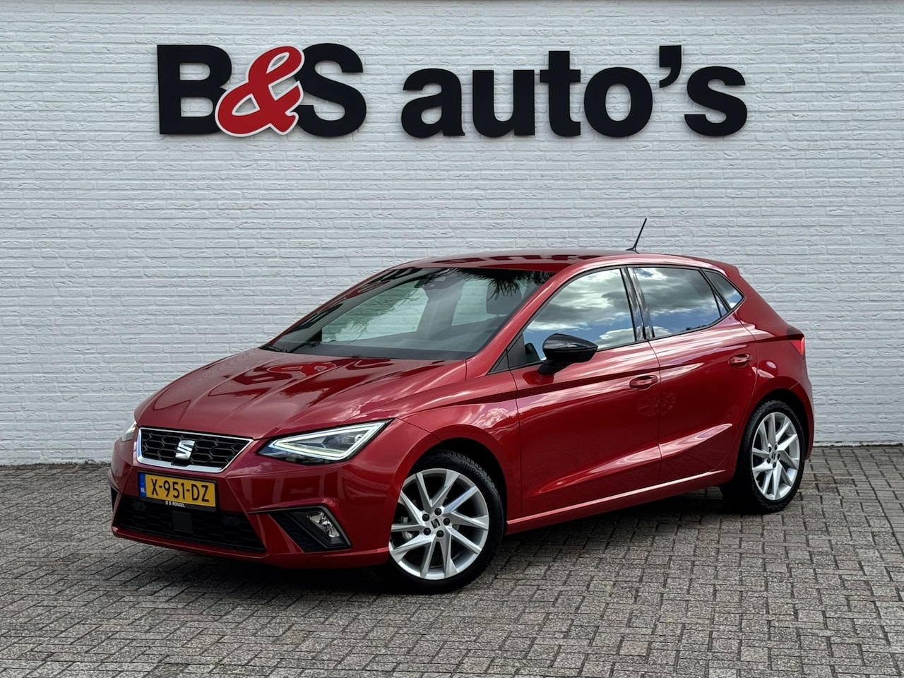 SEAT Ibiza - 1.0 EcoTSI FR Business Connect Climate control Adaptive cruise Navigatie Apple / Android D - AutoWereld.nl