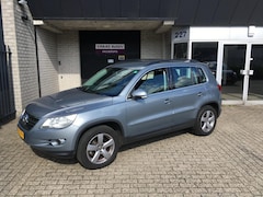 Volkswagen Tiguan - 2.0 TDI Track&Field 4Motion / CLIMA / 4 WD / TREKHAAK / ZOMER+WINTERSET / 1e EIGENAAR