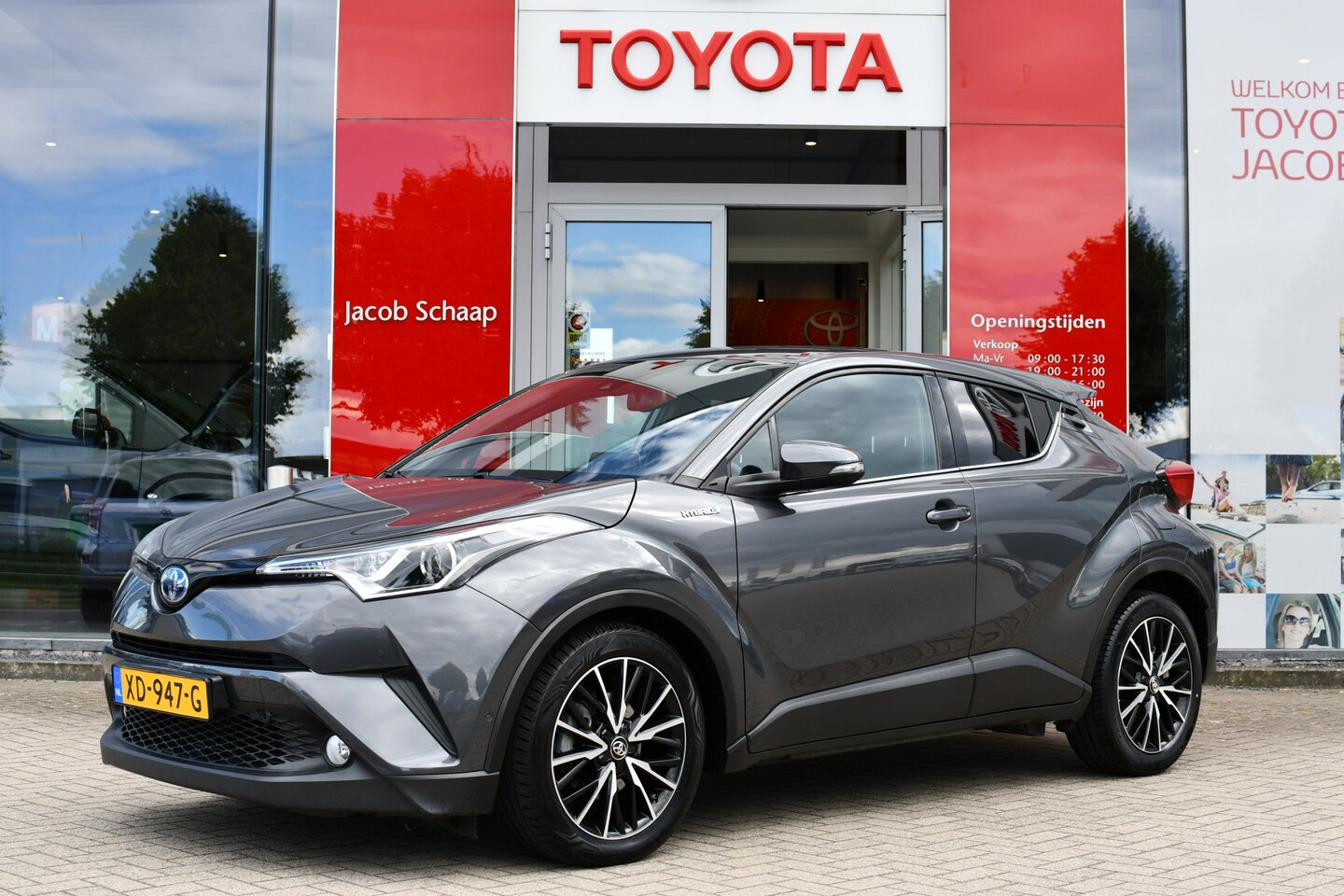Toyota C-HR - 1.8 Hybrid Dynamic Limited Automaat 122pk | Navigatie | Stoelverwarming | Parkeersensor vo - AutoWereld.nl