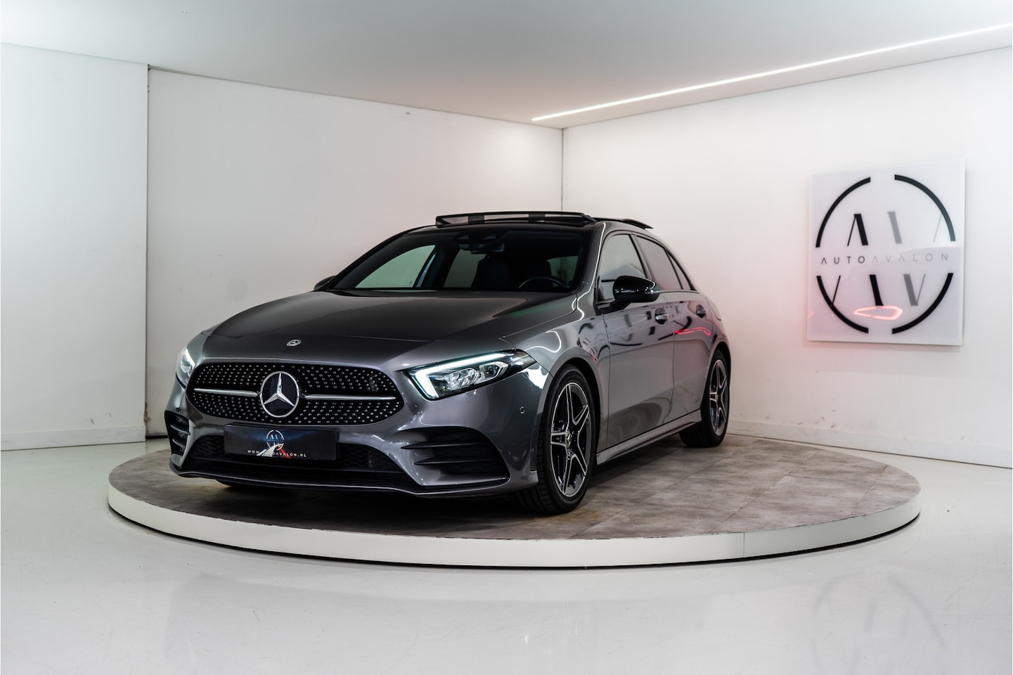 Mercedes-Benz A-klasse - 180 Business Solution AMG 136PK | Pano | Sfeer | Stoplichtweergave | Carplay | Garantie - AutoWereld.nl