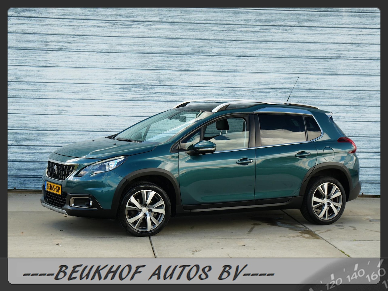 Peugeot 2008 - 1.2 Benzine Carplay Navi Cruise Trekhaak - AutoWereld.nl