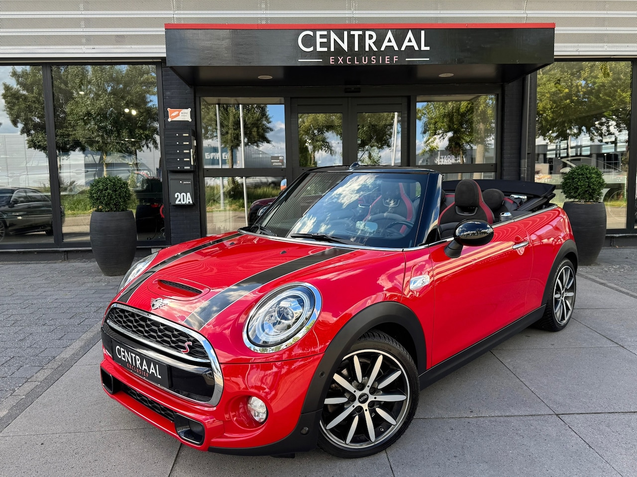 MINI Cabrio - Mini 2.0 Cooper S JCW Chili|Head-Up|ACC|Keyless|Carplay|Pdc|Stoelverwarming - AutoWereld.nl