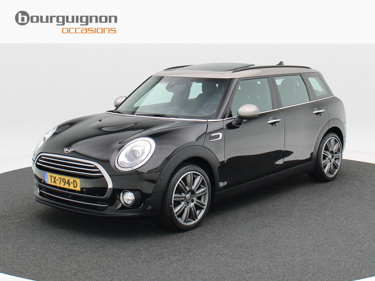 MINI Clubman - 1.5 Cooper Chili Hyde Park | Panorama Dak | Cruise Control | LED | Stoel Verwarming | Navi - AutoWereld.nl