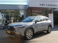 Toyota Corolla Cross - 2.0 HYBRID 200 STYLE NIEUW&DIRECT LEVERBAAR STOELVERW. EL-ACHTERKLEP NAVI PARK-SENSOREN BL