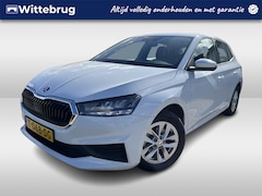 Skoda Fabia - 1.0 TSI Ambition DSG Automaat Navigatie / Carplay / LED-koplampen / Parkeersensoren