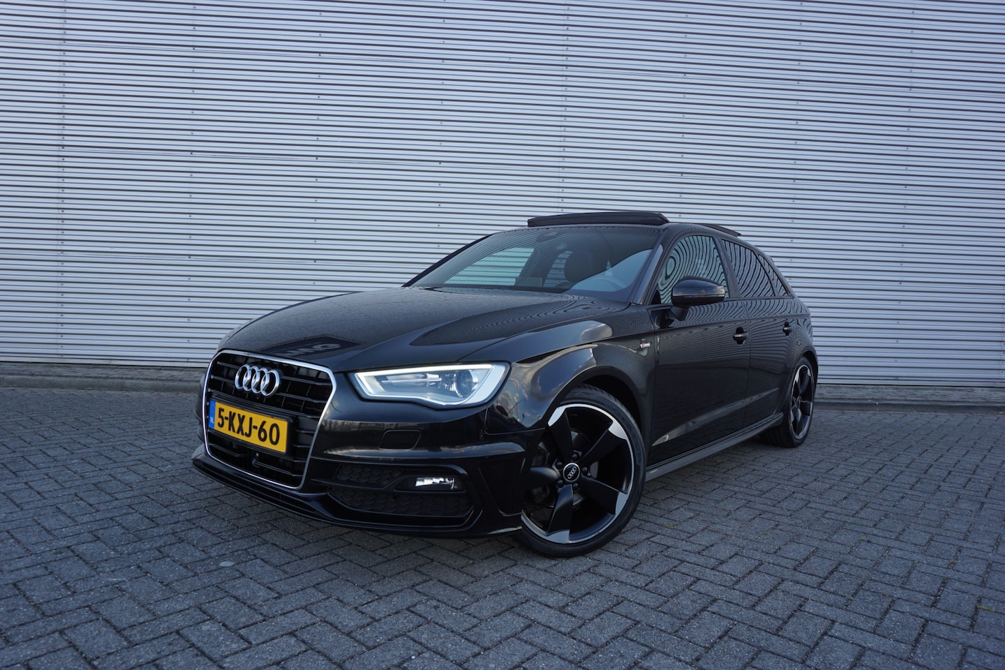 Audi A3 Sportback - 1.4 TFSI Ambition Pro Line S Airco / Navi / Cruise / Pano / ACC / Parkeers. / Elektr. rame - AutoWereld.nl