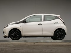 Toyota Aygo - 1.0 VVT-i x-fun Sport (AIRCO, BLUETOOTH, CRUISE, LED, SPORTSTOELEN, NIEUWE APK, NETTE STAA