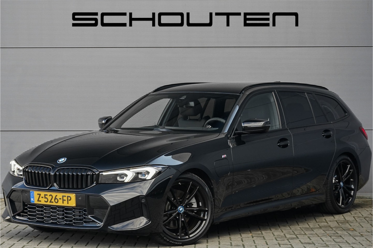 BMW 3-serie Touring - 330e xDrive M-Sport Memory Sfeerverlichting CarPlay 19" - AutoWereld.nl