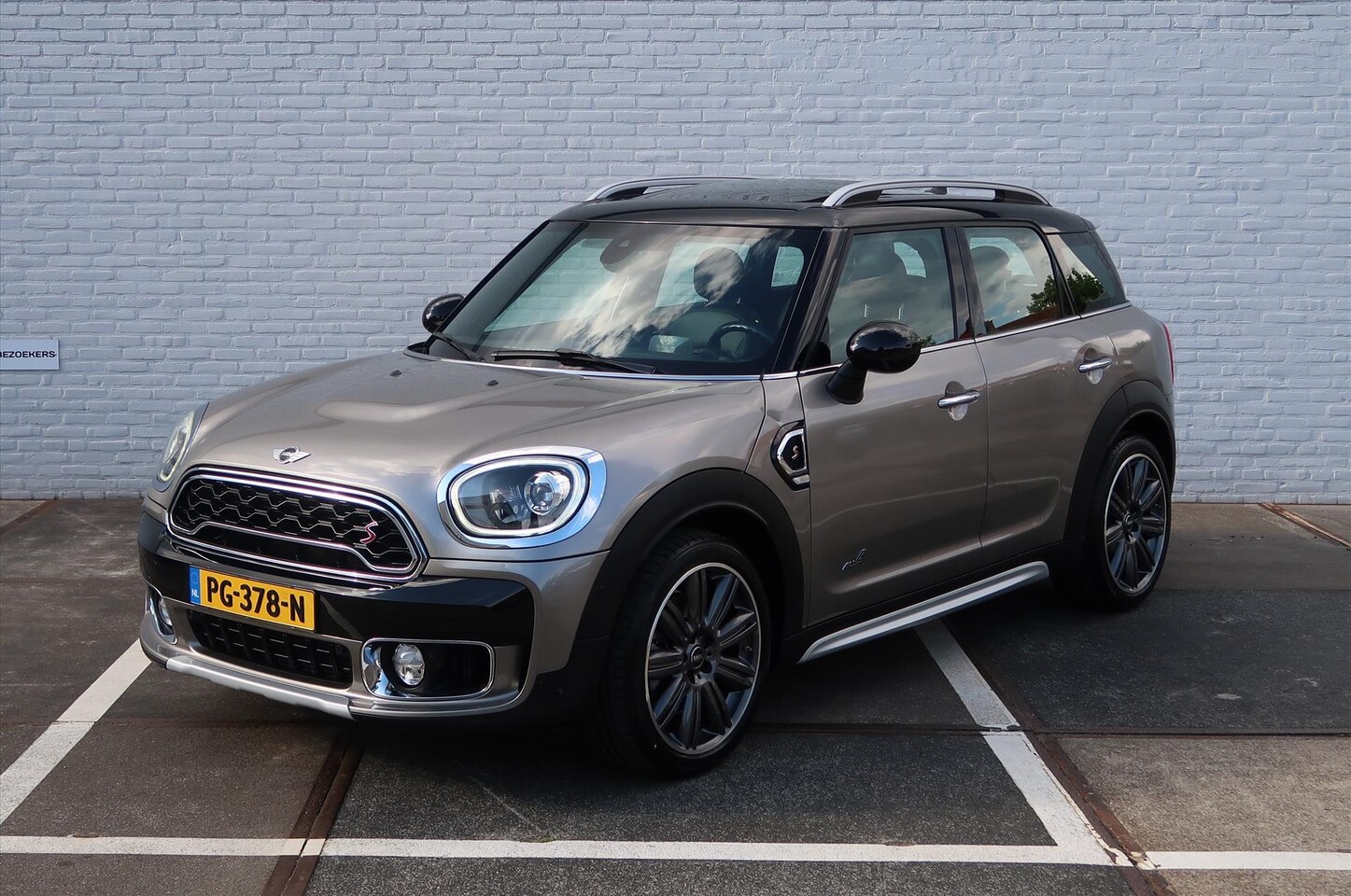 MINI Countryman - Mini (f60) 2.0 192pk ALL4 4X4 Automaat Cooper S I HUD I Memory I Pano I Harman Kardon I 19 - AutoWereld.nl