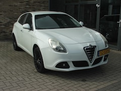 Alfa Romeo Giulietta - 1.4 16V 170PK Distinctive AUTOMAAT