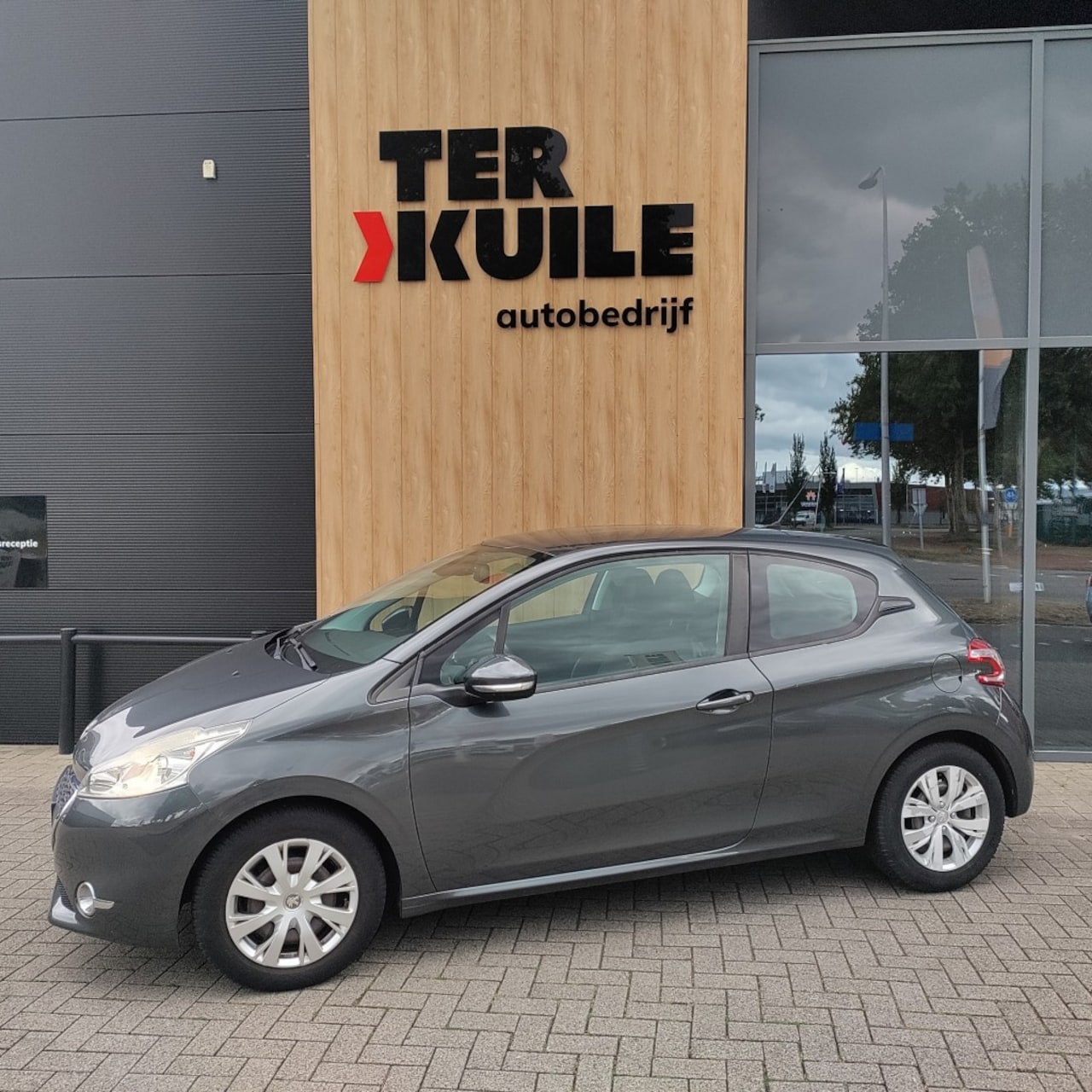 Peugeot 208 - 1.2 VTI ENVY 2013 3Drs Airco - AutoWereld.nl