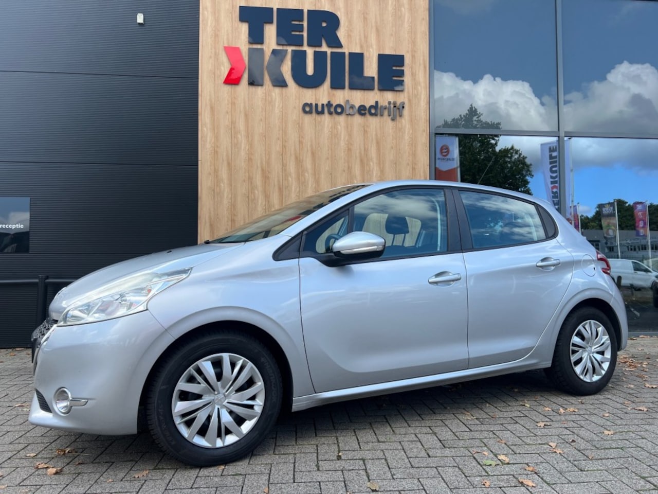 Peugeot 208 - 1.2 VTI ACCESS 2014 5drs - AutoWereld.nl
