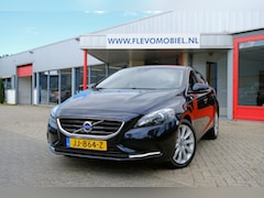 Volvo V40 - 2.0 T3 Nordic+ Xenon|Navi |LMV|Trekhaak|Stoelverw