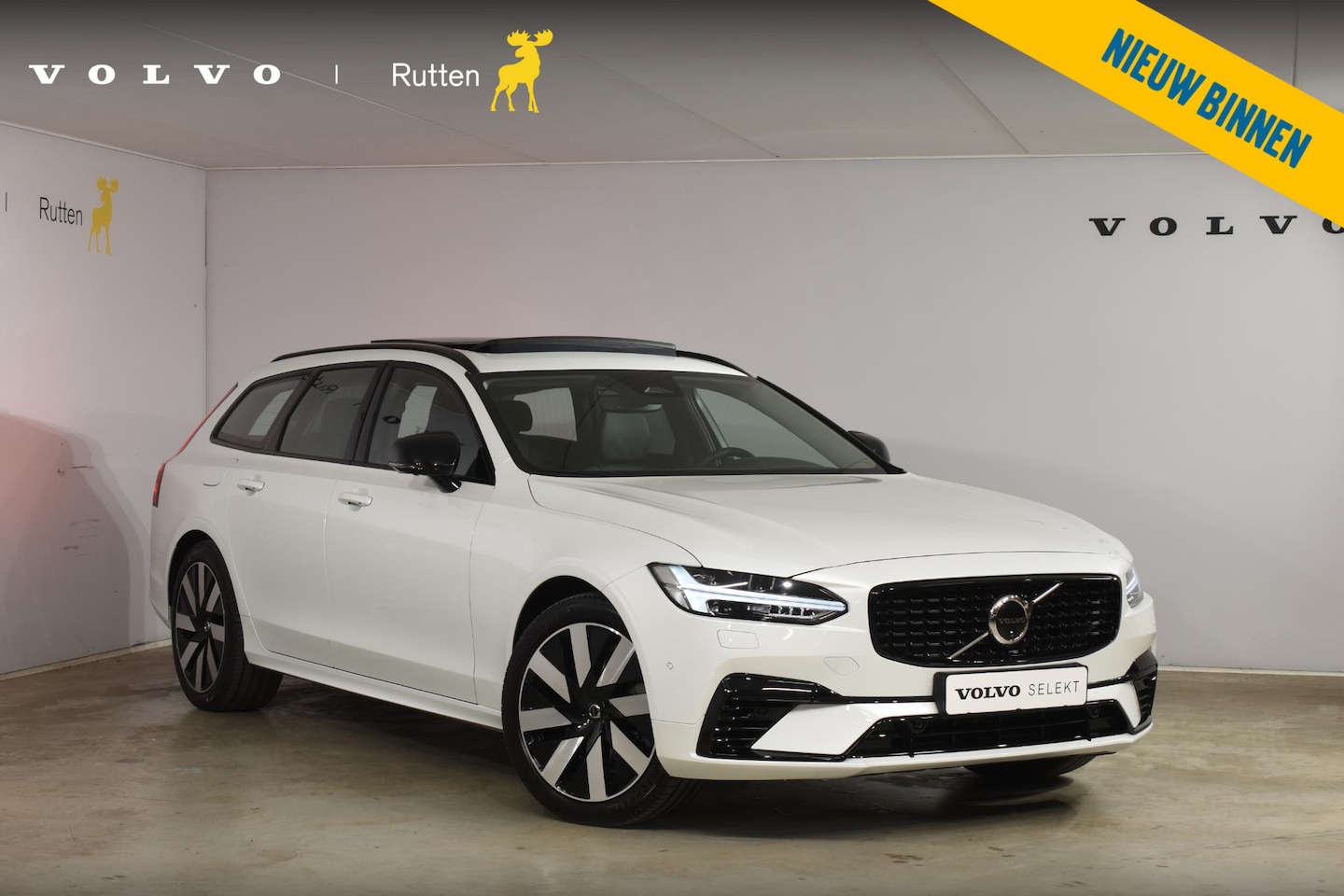 Volvo V90 - T8 455PK Automaat Plug-in Hybrid AWD Ultra Dark / Navigatie / 360 Camera / Harman Kardon / - AutoWereld.nl