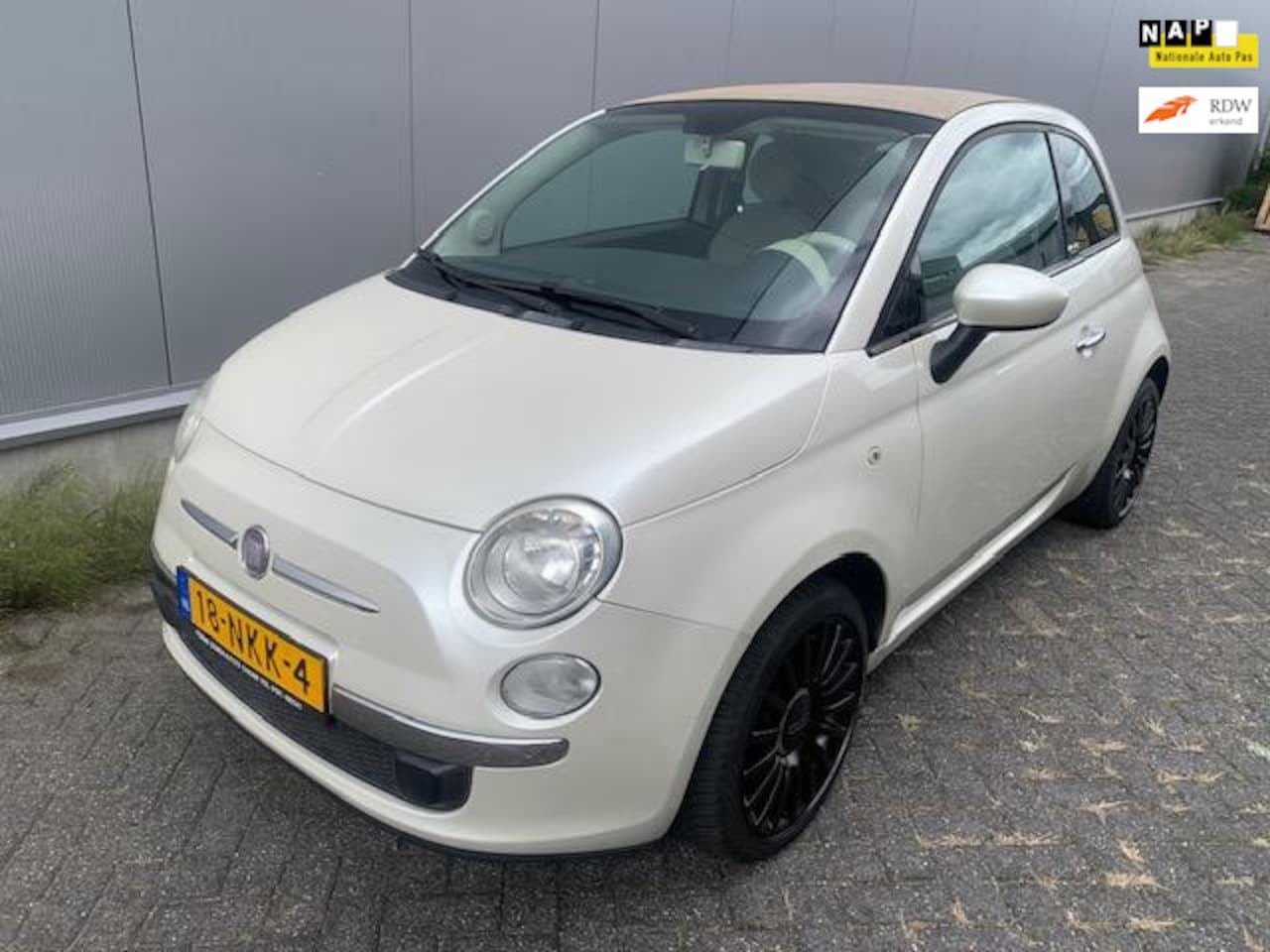 Fiat 500 C - 1.2 Lounge AUTOMAAT AIRCO BJ 9-2010 APK 11-2026 - AutoWereld.nl