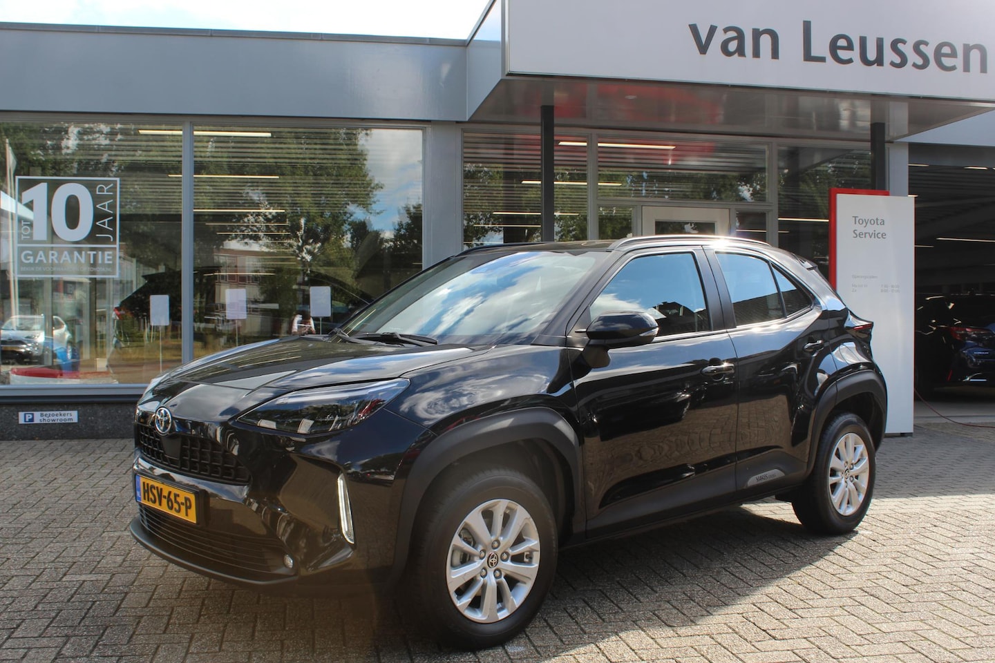 Toyota Yaris Cross - 1.5 HYRBID 115 EL-A.KLEP HEAD-UP STOEL & STUUR & RUITENWISSER VERW. KEYLESS - AutoWereld.nl