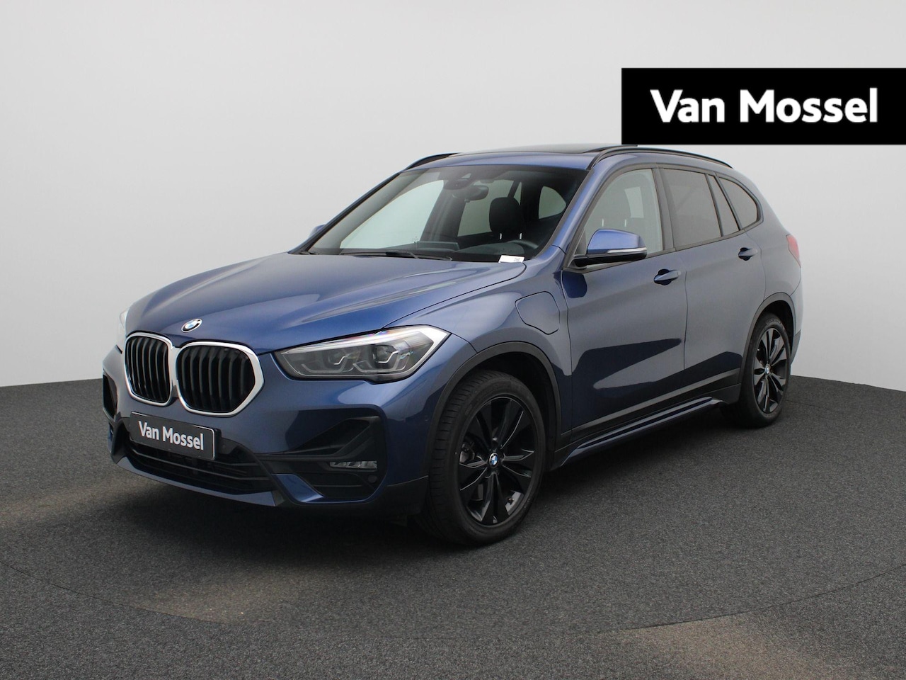 BMW X1 - xDrive25e Executive | PANO-SCHUIFDAK | SPORTSTOELEN MET LEER EN ELEKTRISCH VERSTELBAAR | C - AutoWereld.nl