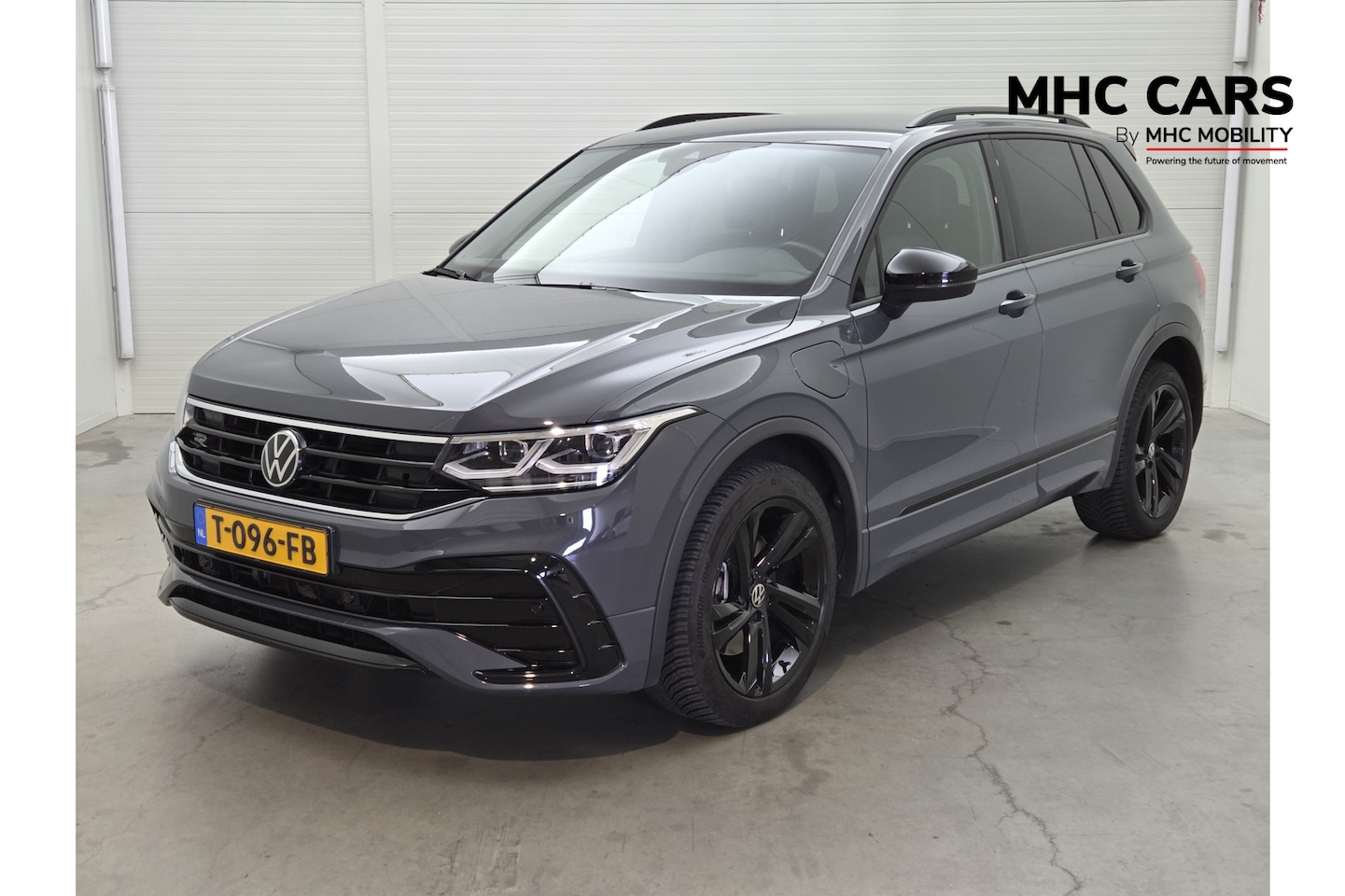 Volkswagen Tiguan - 1.4 TSI eHybrid R-Line Business | Black Style | Camera | Navi | DCC |* - AutoWereld.nl