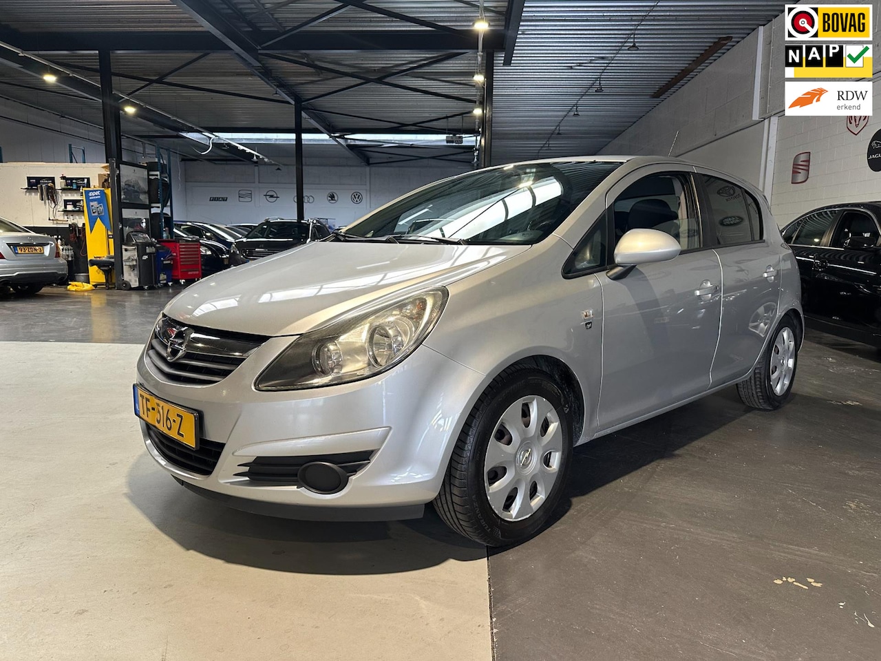 Opel Corsa - 1.2-16V Selection/Trekhaak/Apk nieuw bij aflevering - AutoWereld.nl