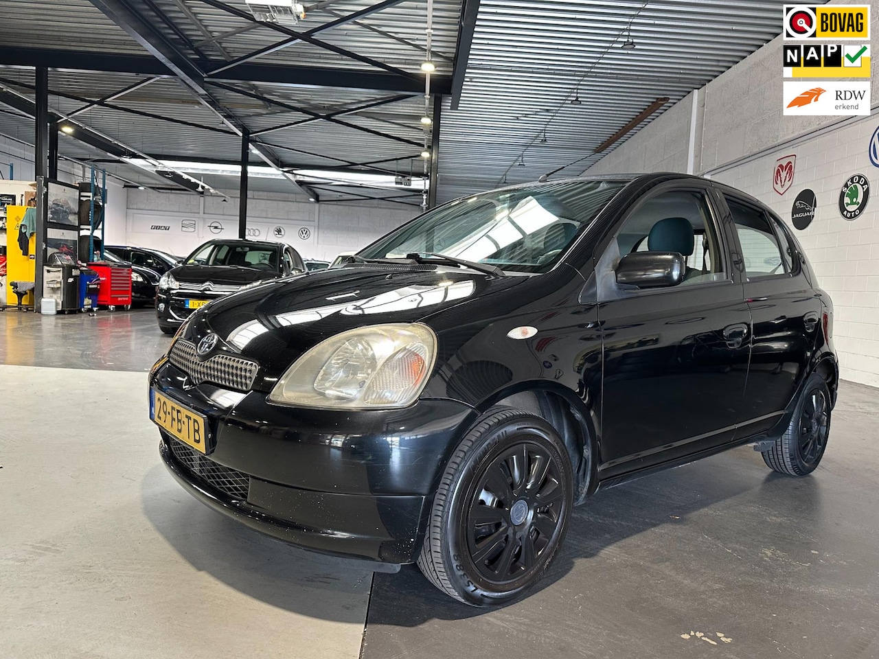 Toyota Yaris - 1.0-16V VVT-i Luna/Apk nieuw bij aflevering - AutoWereld.nl