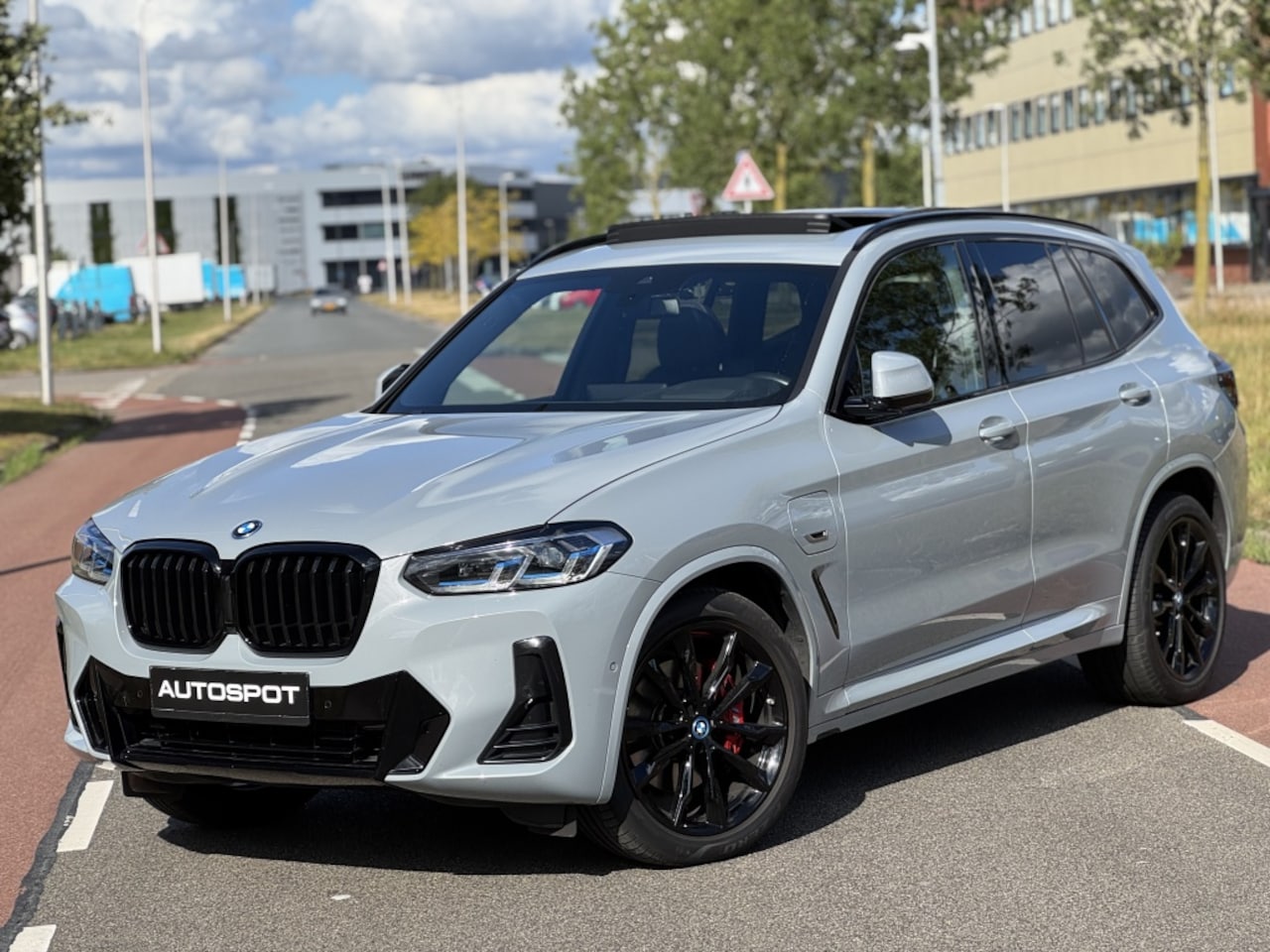 BMW X3 - xDrive30e M-Sport 292 Pk Brooklyn Grijs Pano HUD - AutoWereld.nl