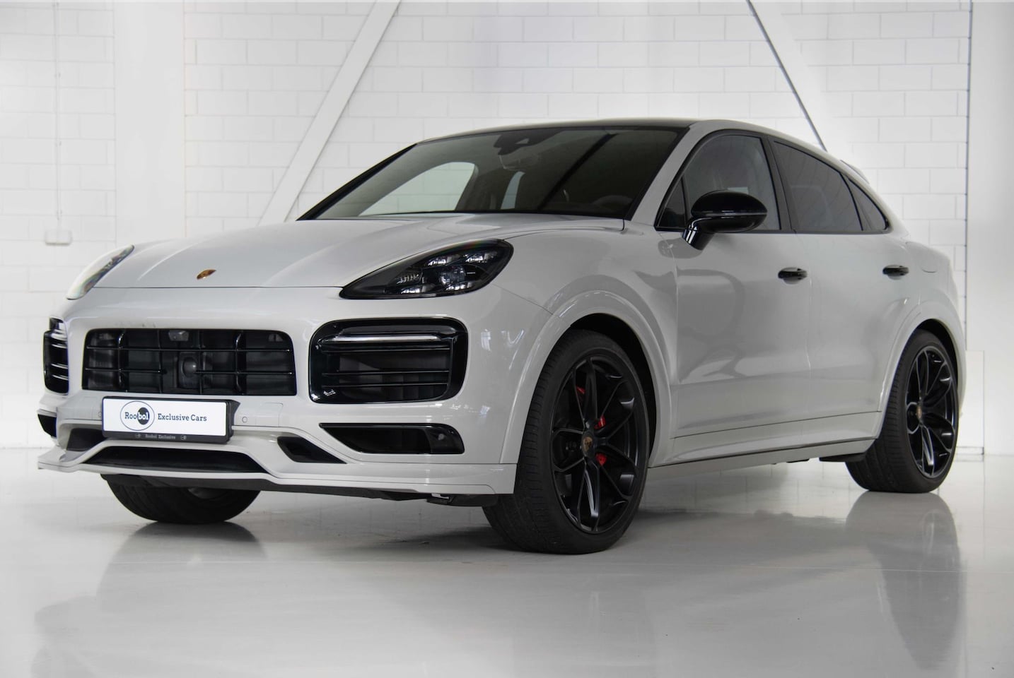 Porsche Cayenne Coupé - E-Hybrid l NP €180.000,- l Sportpakket l Carbon - AutoWereld.nl