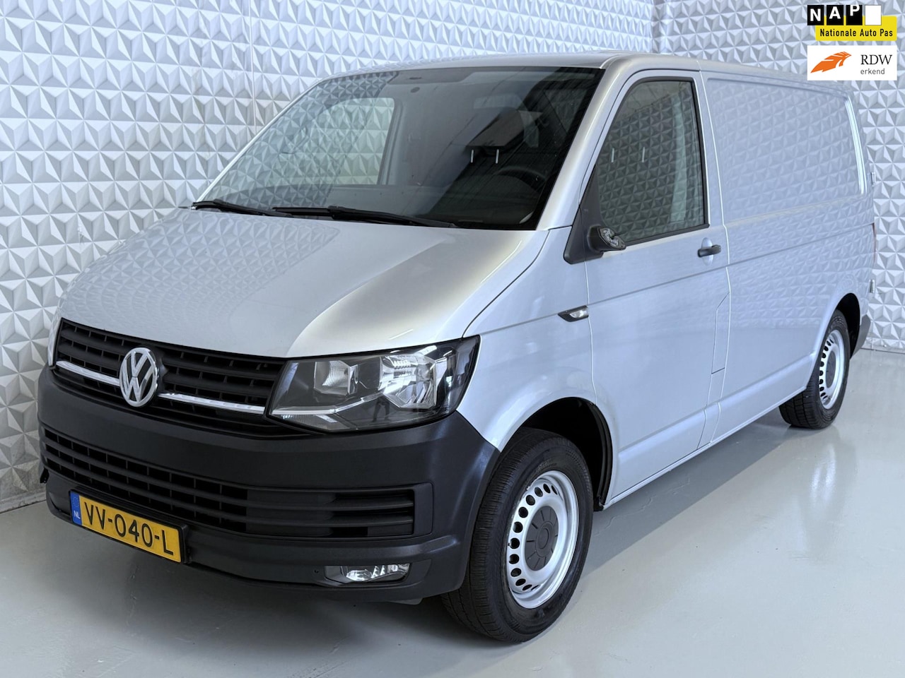 Volkswagen Transporter - 2.0 TDI L1H1 Airco Cruise Schuifdeur (2016) - AutoWereld.nl