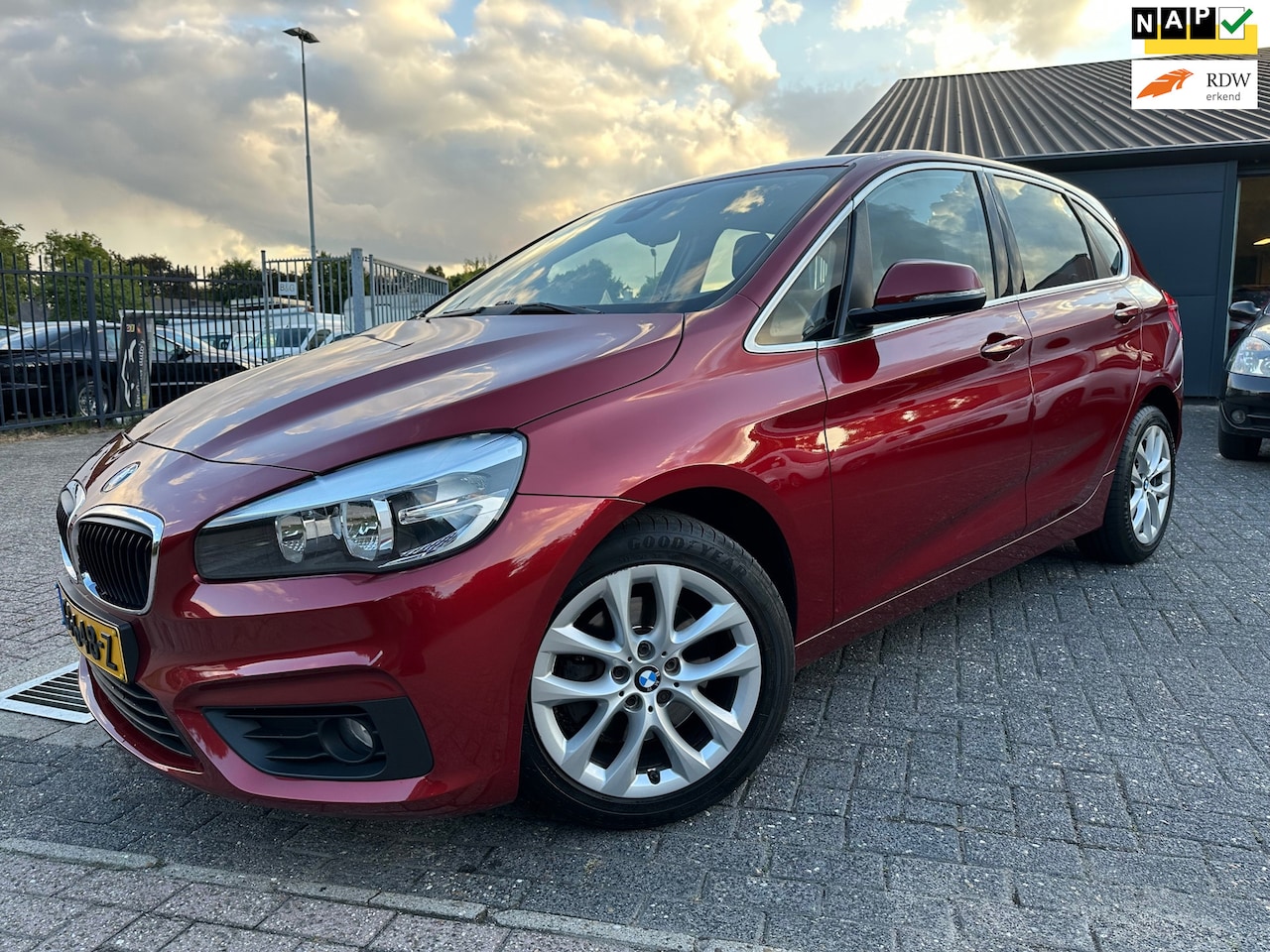 BMW 2-serie Active Tourer - 218i Essential * AUTOMAAT *NL AUTO * TREKHAAK * - AutoWereld.nl