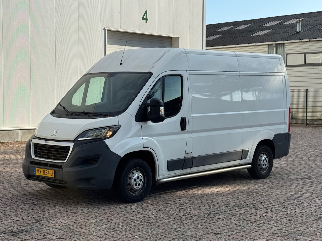 Peugeot Boxer - 330 2.2 HDI L2H2 Première 330 2.2 HDI L2H2 Première - AutoWereld.nl