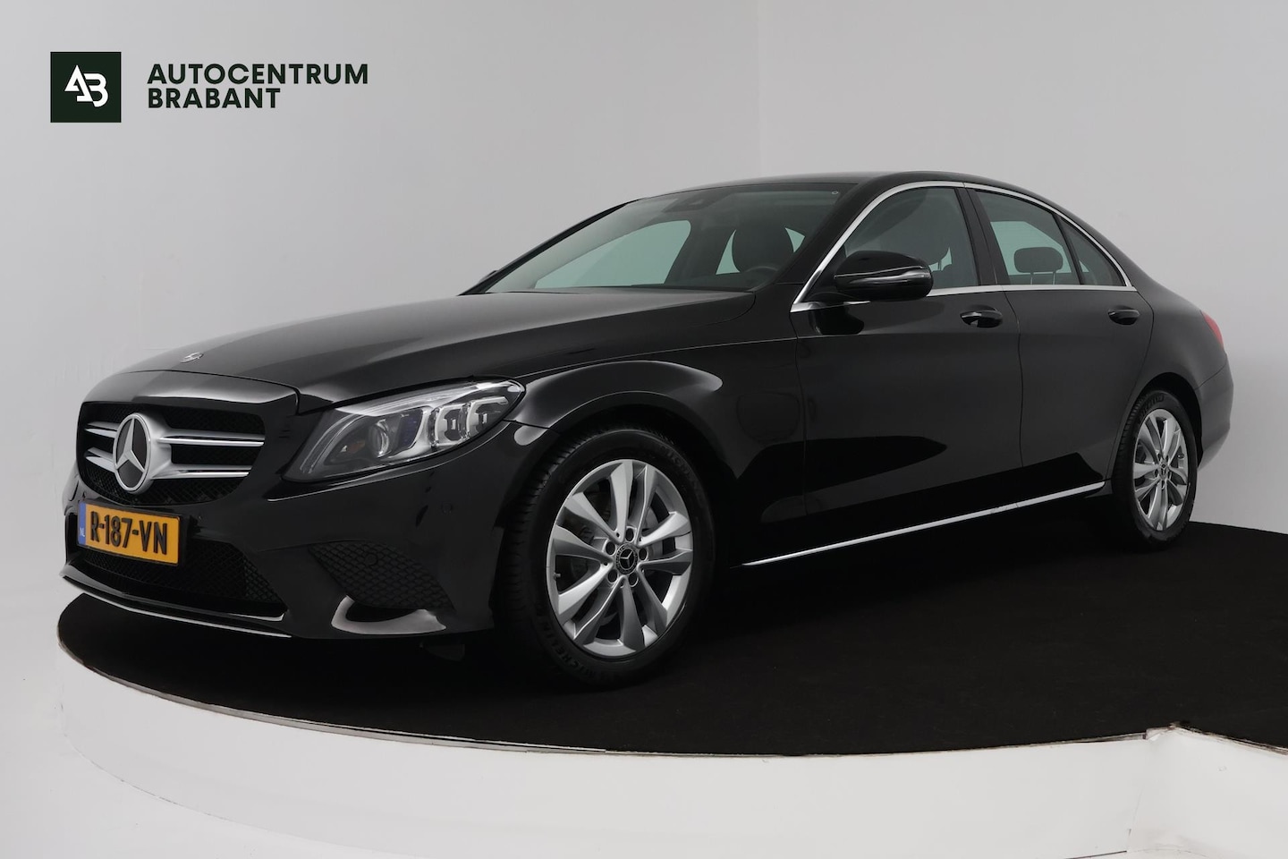 Mercedes-Benz C-klasse - 200 Premium Plus Pack (SFEERVERLICHTING, STOELVERWARMING, ACHTERUITRIJCAMERA, ELEKTR STOEL - AutoWereld.nl