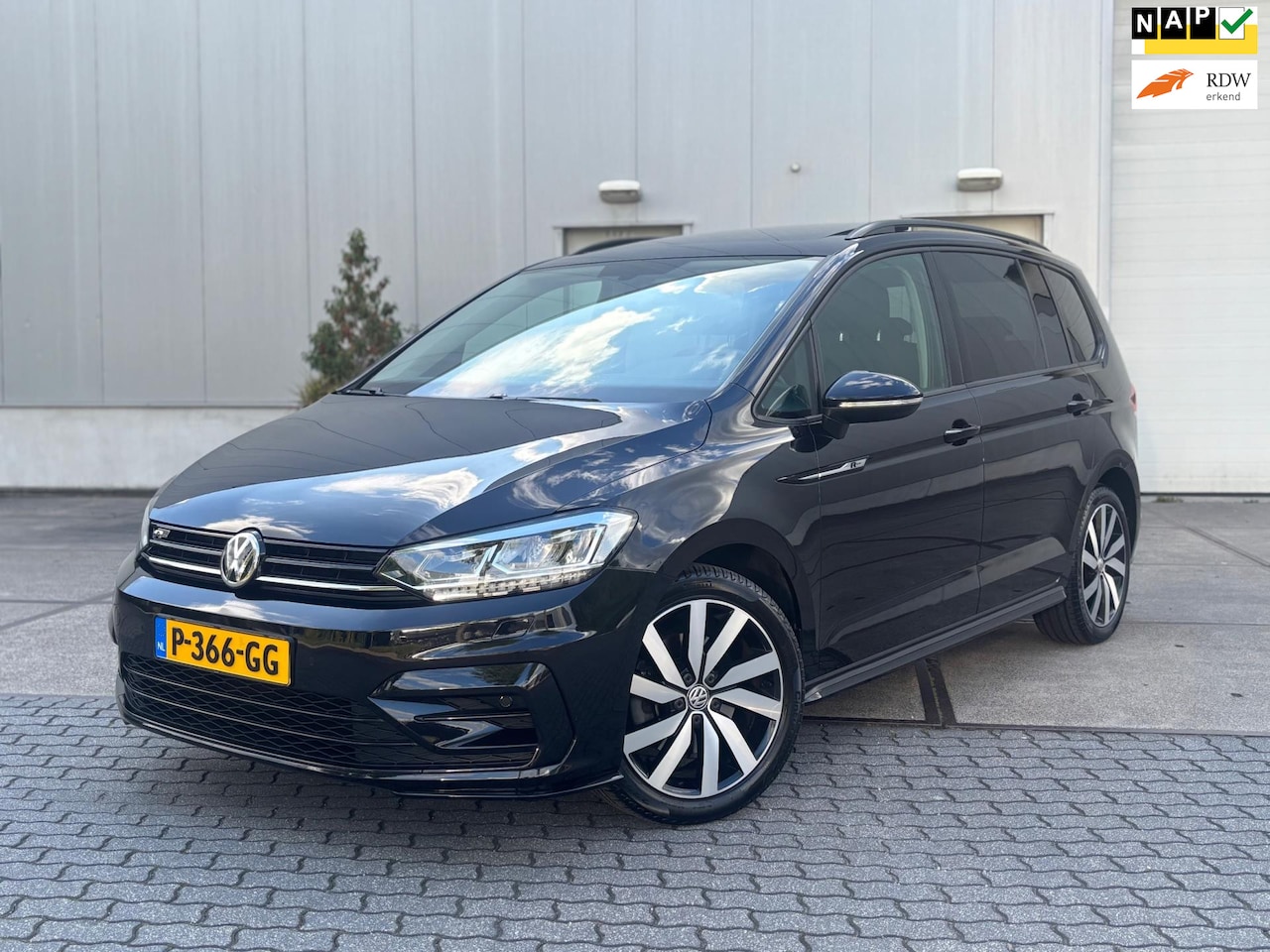 Volkswagen Touran - 1.5 TSI Comfortline 7p 1.5 TSI Comfortline 7p, Pano, Navi, Stoelvw, Elek pkt, Camera - AutoWereld.nl