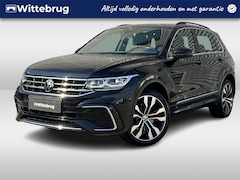 Volkswagen Tiguan - 1.4 TSI eHybrid 245PK R-Line Business+ / Panoramadak / Zwenkbare Trekhaak / IQ LED / Elekt