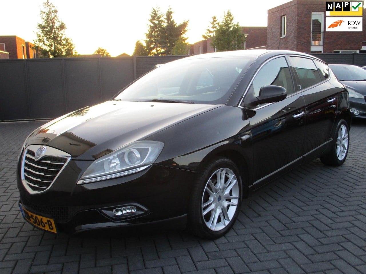 Lancia Delta - 1.4-16V Gold CLIMA LEER LED !! - AutoWereld.nl