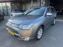 Mitsubishi Outlander - 2.0 PHEV Instyle SCHUIFDAK LEDER TREKHAAK CAMERA