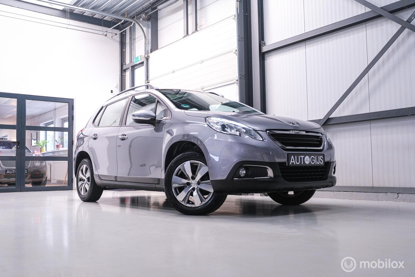 Peugeot 2008 - 1.2 PureTech Blue Lion | Panorama | Navigatie | Dealer onderhouden | PDC | Cruise | NL aut - AutoWereld.nl