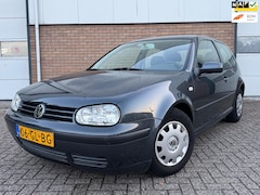 Volkswagen Golf - 1.6-16V Trendline AIRCO/CRUISE