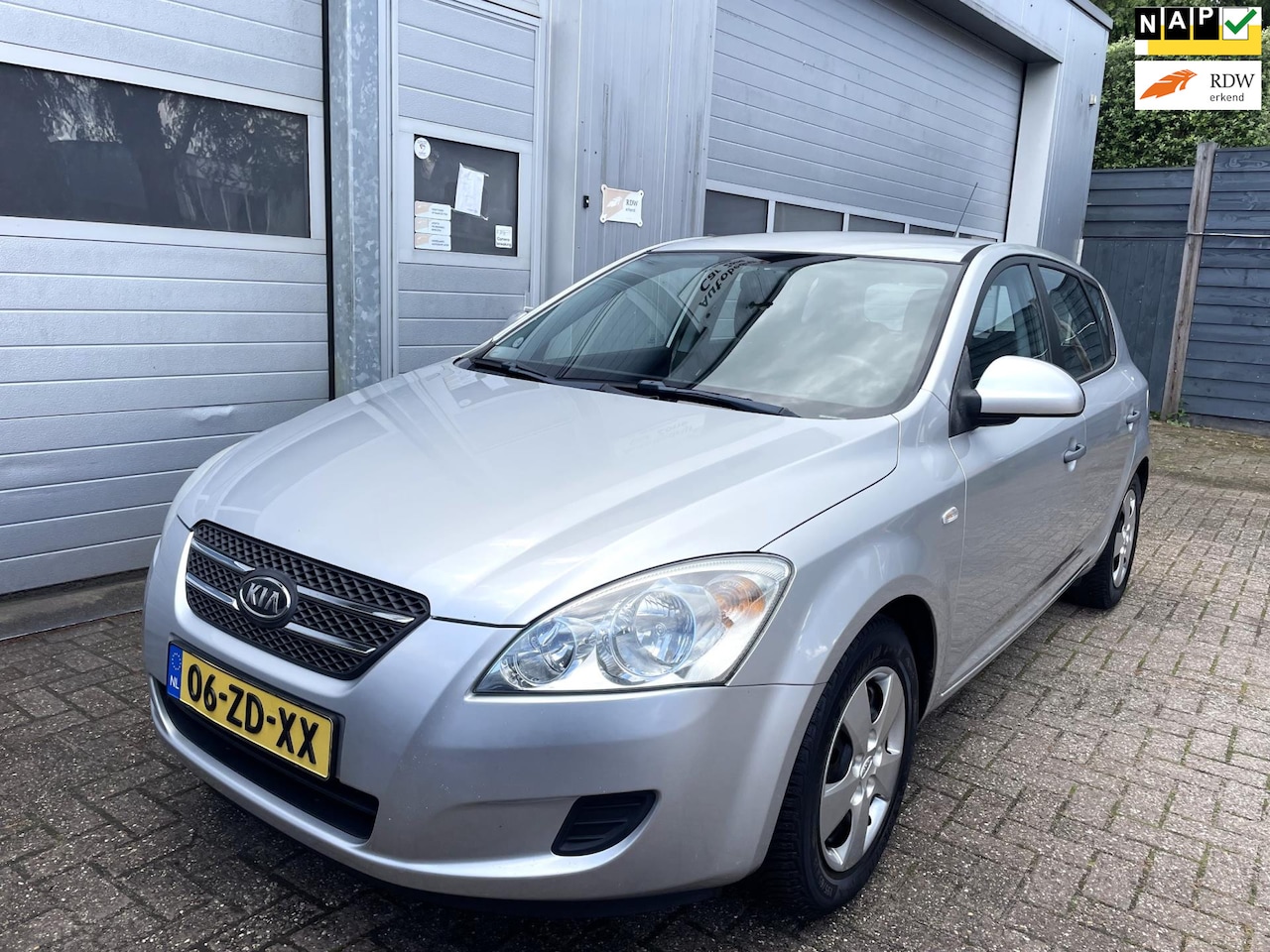 Kia Cee'd - 1.6 X-tra 5DR 2008-Airco-Trekhaak-APK 6 maart 2026 - AutoWereld.nl