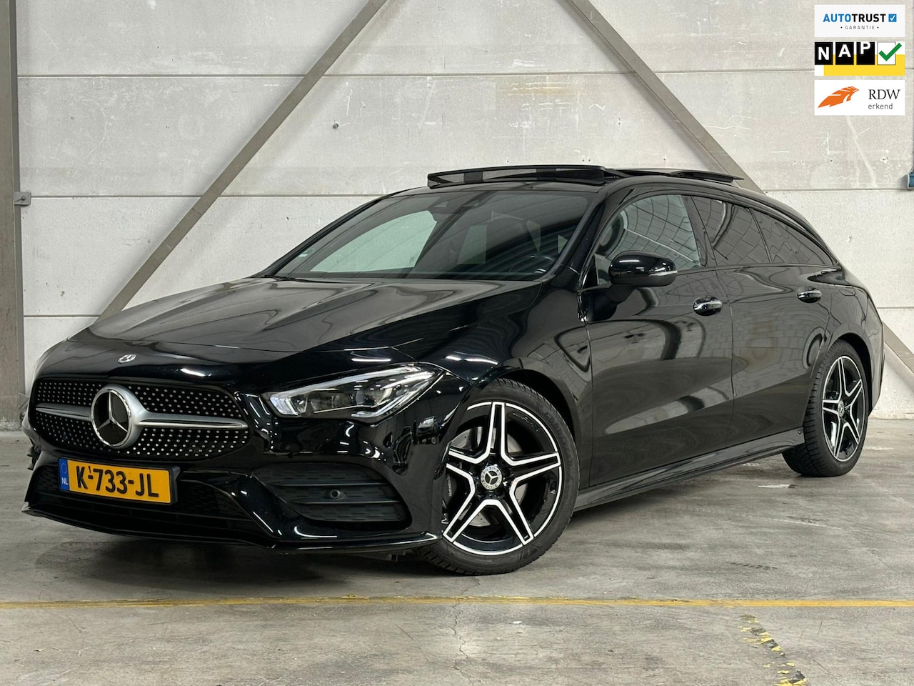 Mercedes-Benz CLA-klasse Shooting Brake - 200 AMG Line - Panorama - Stoelverwarming - NAP - AutoWereld.nl