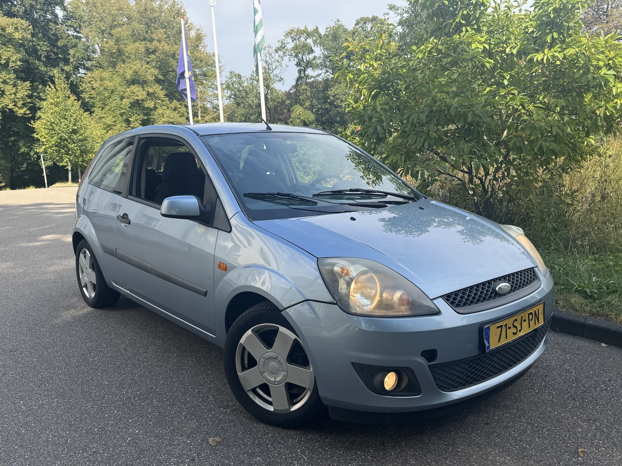 Ford Fiesta - 1.6-16V AUTOMAAT !, AIRCO, MOOI + GOED - AutoWereld.nl
