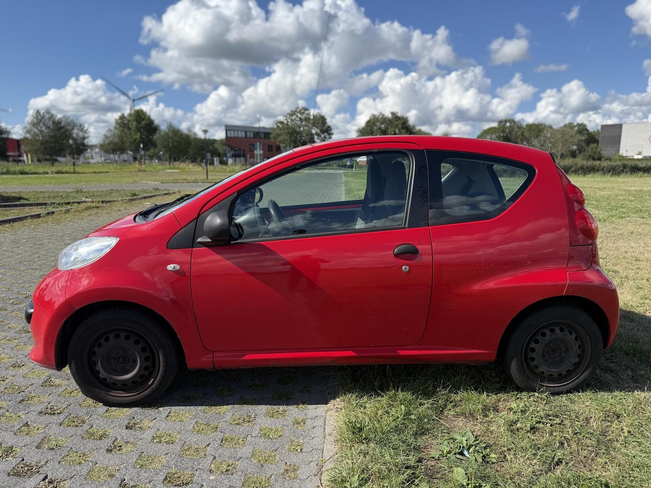 Peugeot 107 - 1.0-12V Nieuwe APK & Grote beurt Radio/Aux/CD - AutoWereld.nl