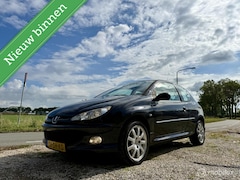 Peugeot 206 - 1.6-16V Griffe, BJ 2006, Airco, APK Okt 2026
