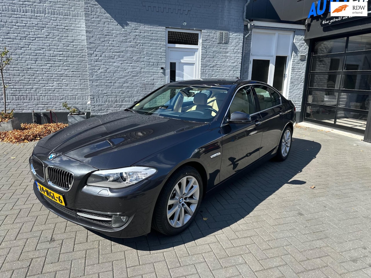 BMW 5-serie - 528i | YOUNGTIMER | 6 CILINDER | LEER | STOELVERWARMING | - AutoWereld.nl