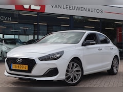 Hyundai i30 Fastback - 1.0 T-GDI Premium | Camera | Trekhaak | Half leder