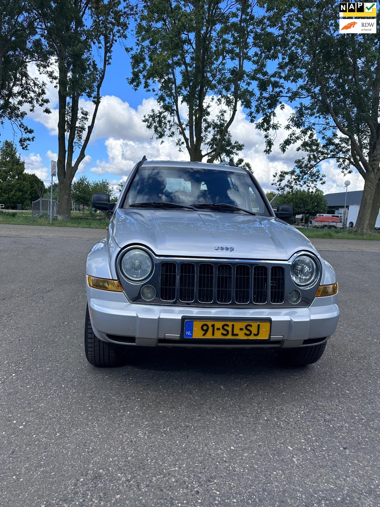 Jeep Cherokee - 3.7 V6 Sport- 4X4 - AUTOMAAT- AIRCO- ELEKTRISCHE VERSTELBARE STOELEN- ALARM SYSTEEM- CRUIS - AutoWereld.nl