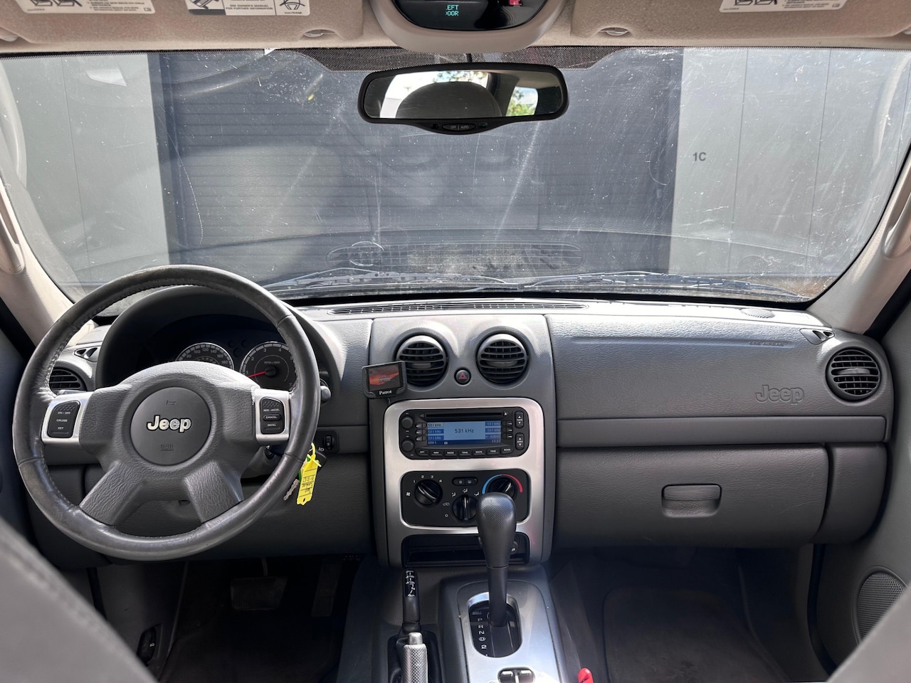 Jeep Cherokee - 3.7 V6 Sport- 4X4 - AUTOMAAT- AIRCO- ELEKTRISCHE VERSTELBARE STOELEN- ALARM SYSTEEM- CRUIS - AutoWereld.nl