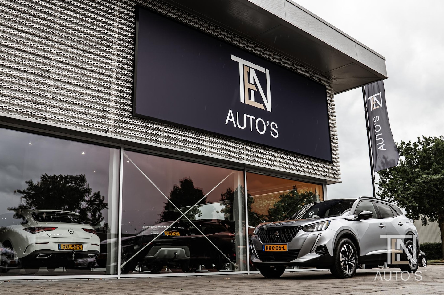 Peugeot 2008 - 1.2 PureTech GT Automaat | Keyless | Panodak | Stoelverwarming | 360-camera - AutoWereld.nl