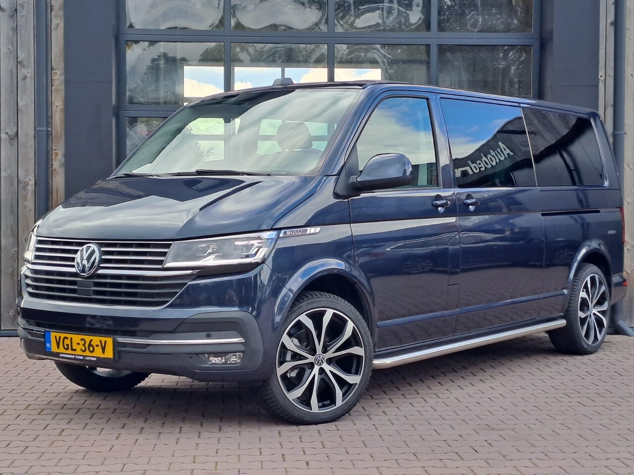 Volkswagen Transporter - 2.0 TDI L2H1 150PK DSG DC Bulli | ACC | 2x Schuifdeur | LED | Virtual | Camera | App-conne - AutoWereld.nl