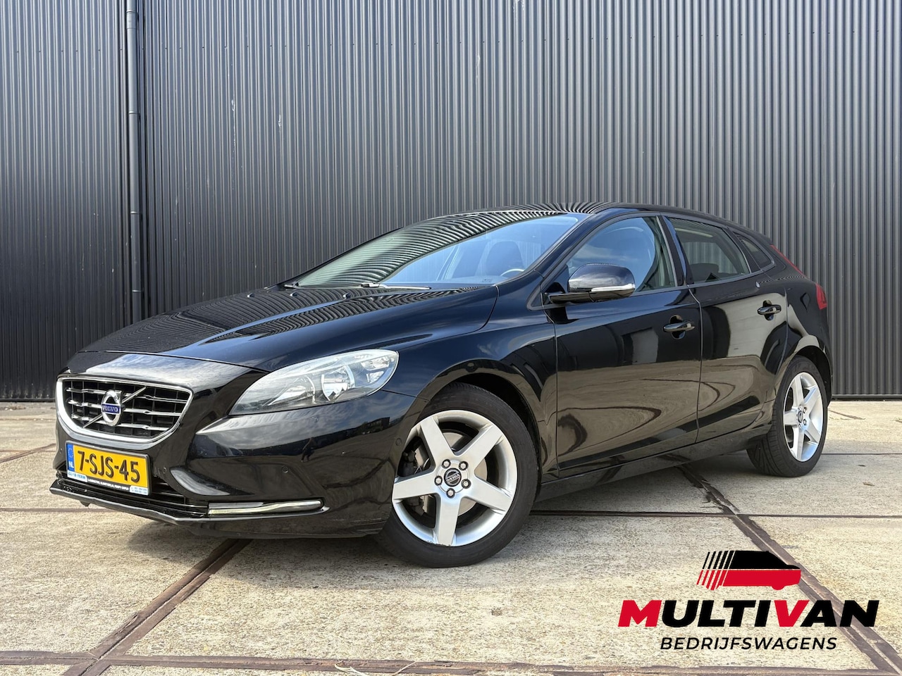 Volvo V40 - 1.6 T3 Momentum | HARMAN KARDON | NETTE WAGEN - AutoWereld.nl