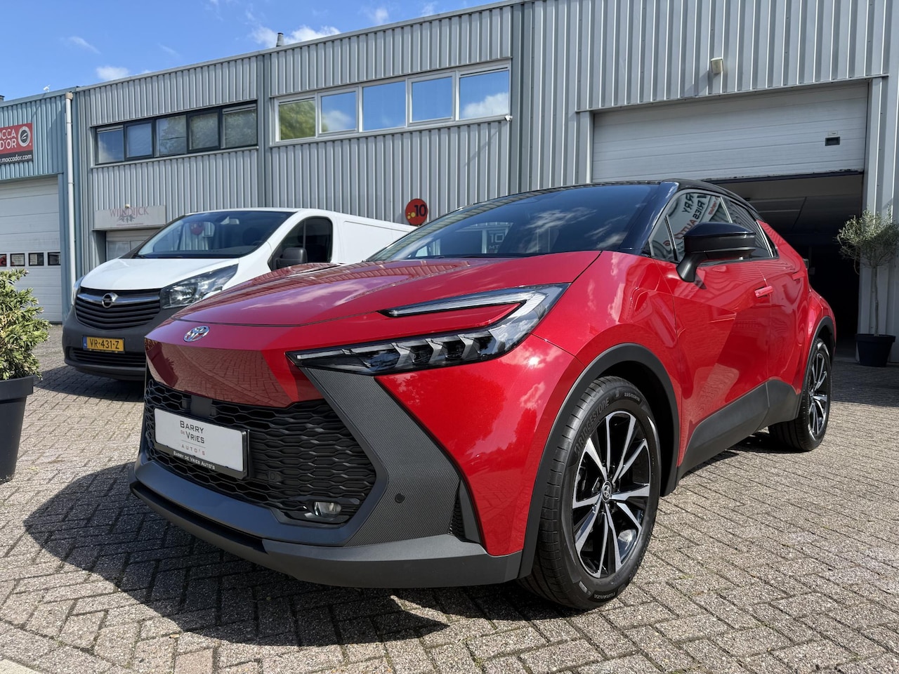 Toyota C-HR - 1.8 Hybrid 140 First Edition | Adaptieve Cruise Control | Apple Carplay | Elektrische Acht - AutoWereld.nl