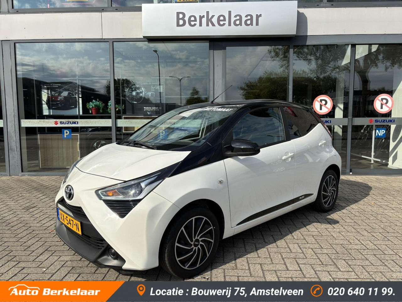 Toyota Aygo - 1.0 VVT-i x-play | Automaat | two-tone | Achteruitrijcamera | Airco - AutoWereld.nl